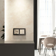 W1171743/ Розетка с заземлением, шторками и USB тип A+C (айвори акрил) W1171743