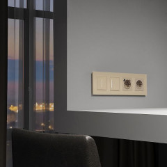 Рамка на 4 поста Senso (шампань, стекло soft-touch) W0043111